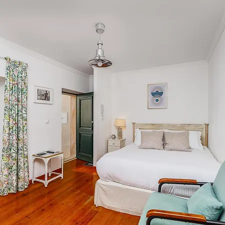 Pateo Santo Estevao-self Catering דירה ליסבון