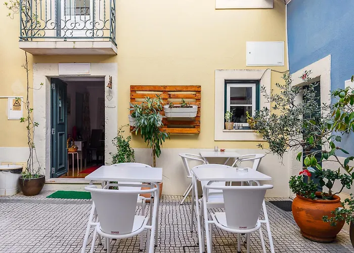 Pateo Santo Estevao-self Catering * Lisboa