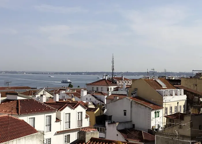 Pateo Santo Estevao-self Catering * Lisboa