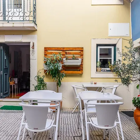 帕特奥斯昂托艾斯特瓦-自助式公寓酒店 * Lisboa